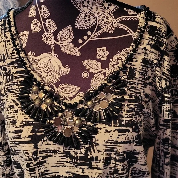 EUC Ruby Rd. Black/White Embellished Collar Top. Size Large - Picture 2 of 4